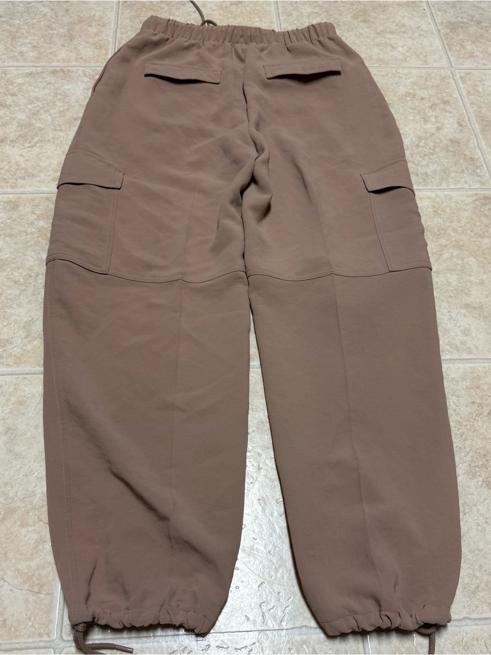 Wilfred Aritzia Project Cargo Pants in Tan Size 6 - Picture 3 of 6